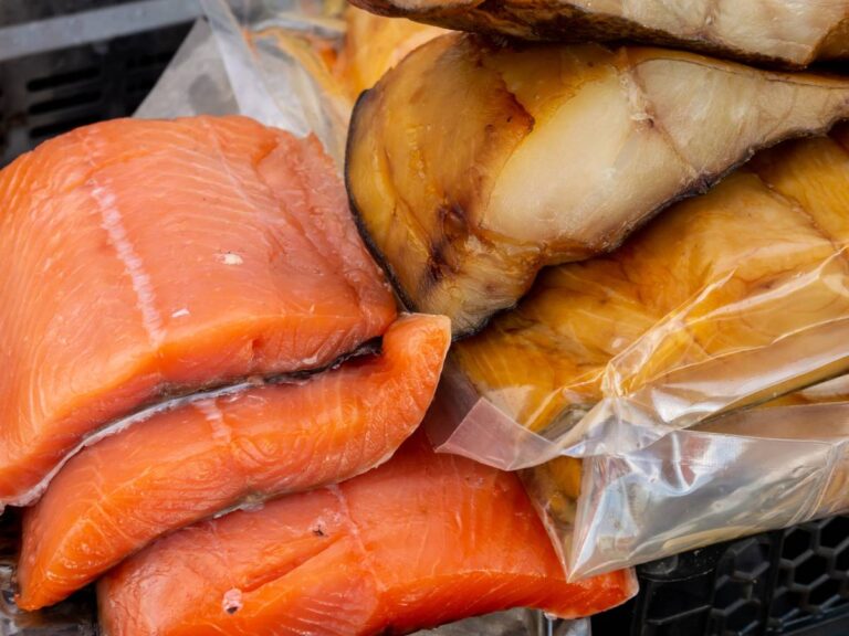 jak przechowywać wędzoną rybę