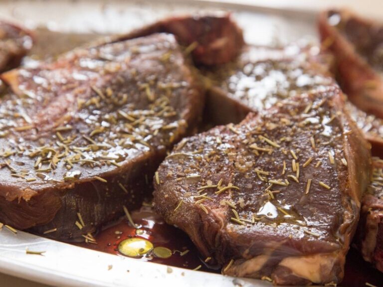 Marynowanie steków wołowych